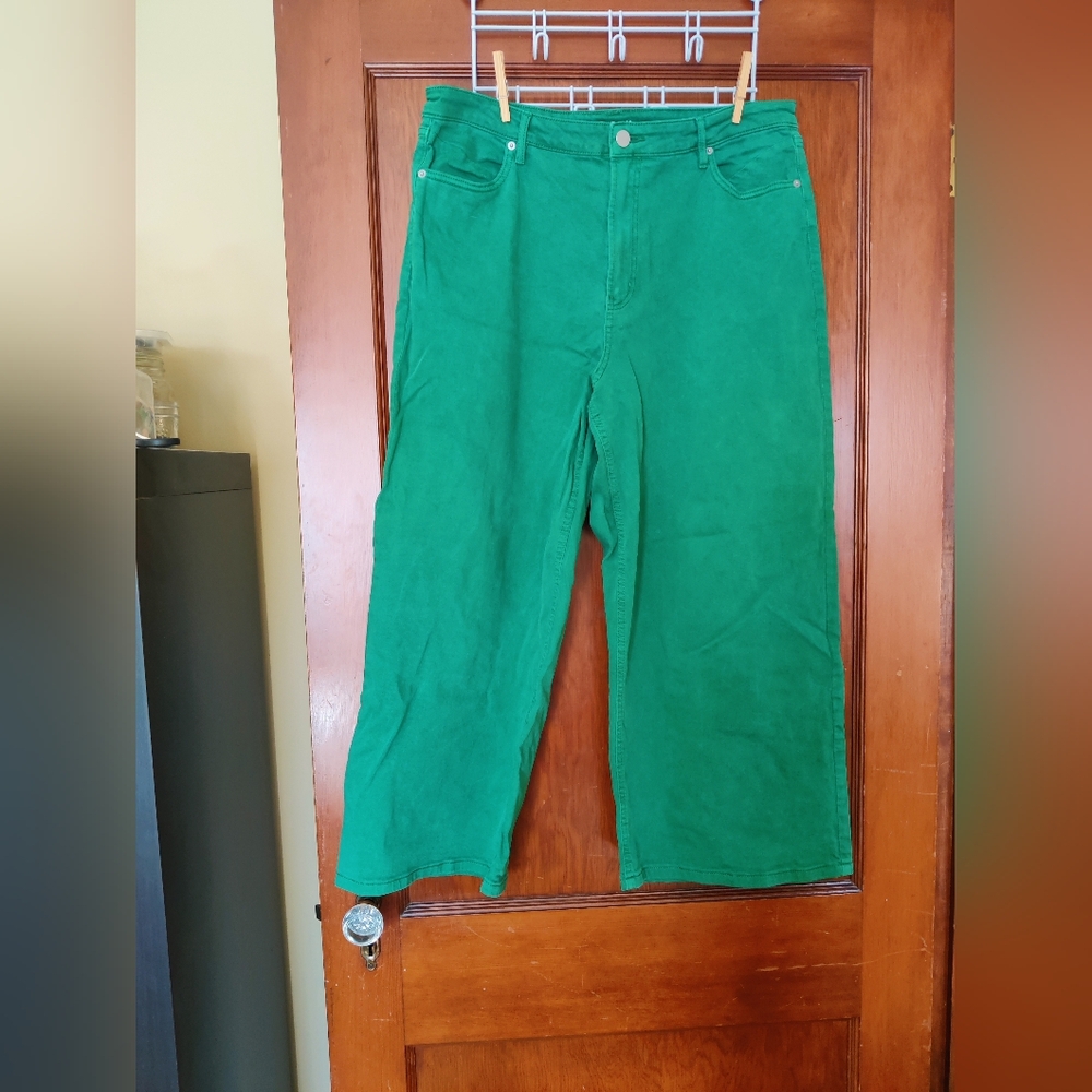 Reitmans Green Jeans Size 33 💚